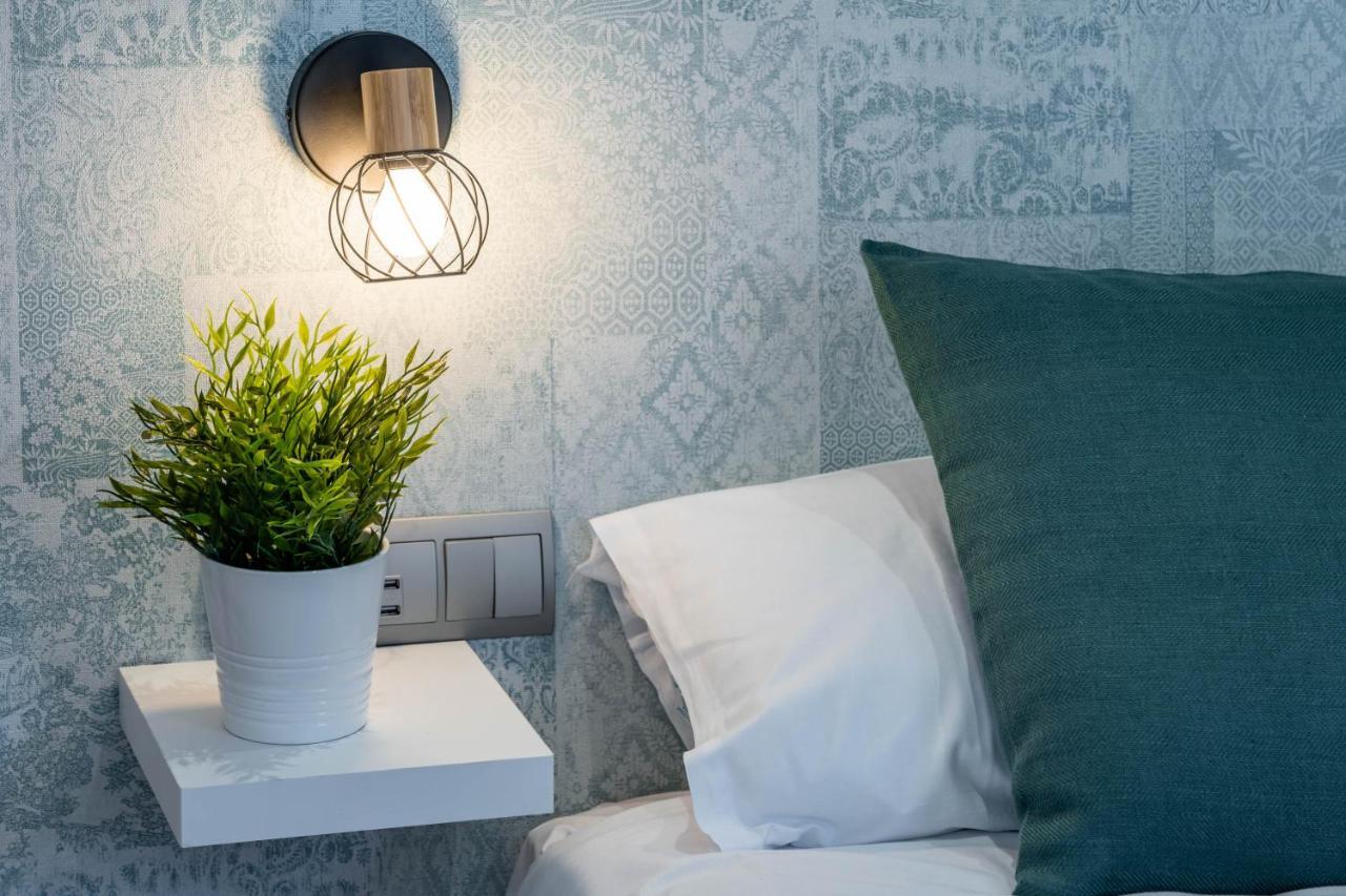 Old Town - Cozy Apartment Малага Экстерьер фото