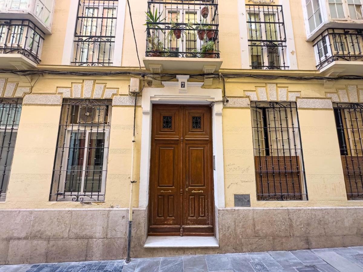Old Town - Cozy Apartment Малага Экстерьер фото